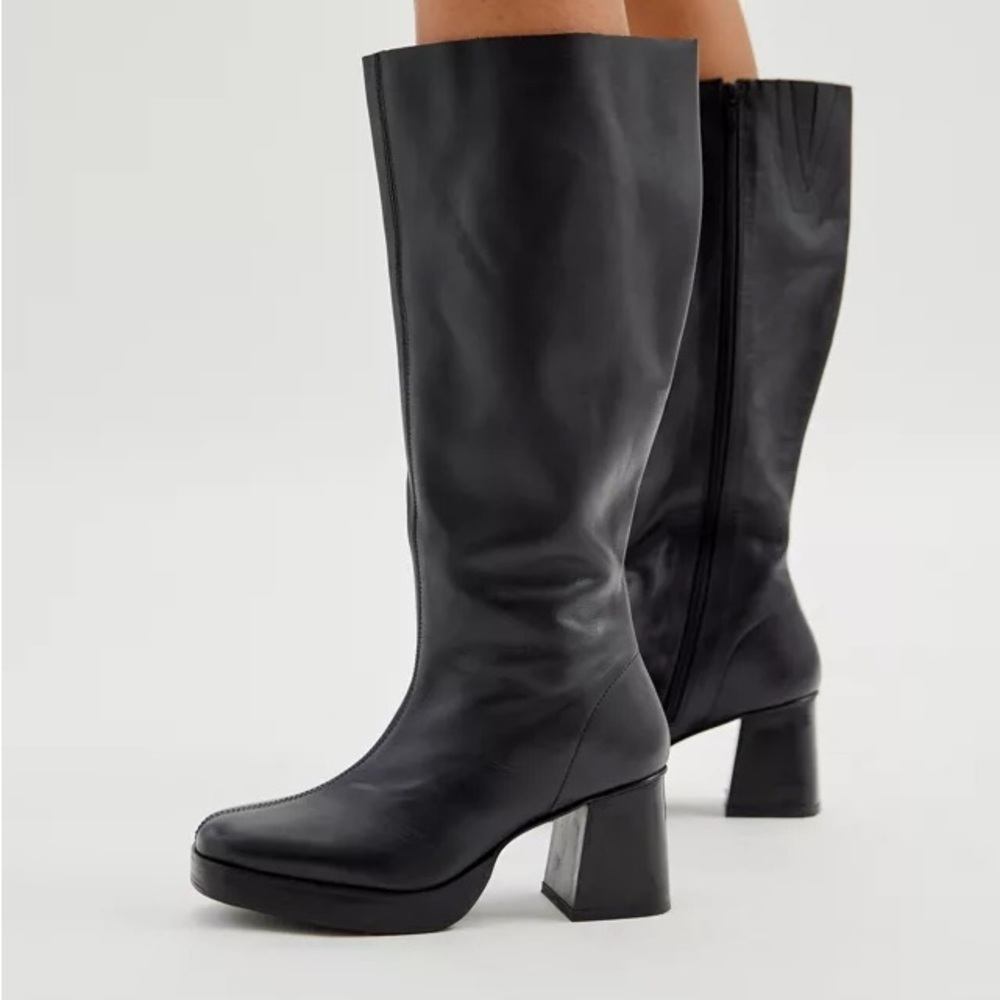 UO LARA TALL BLACK LEATHER ZIP BOOTS